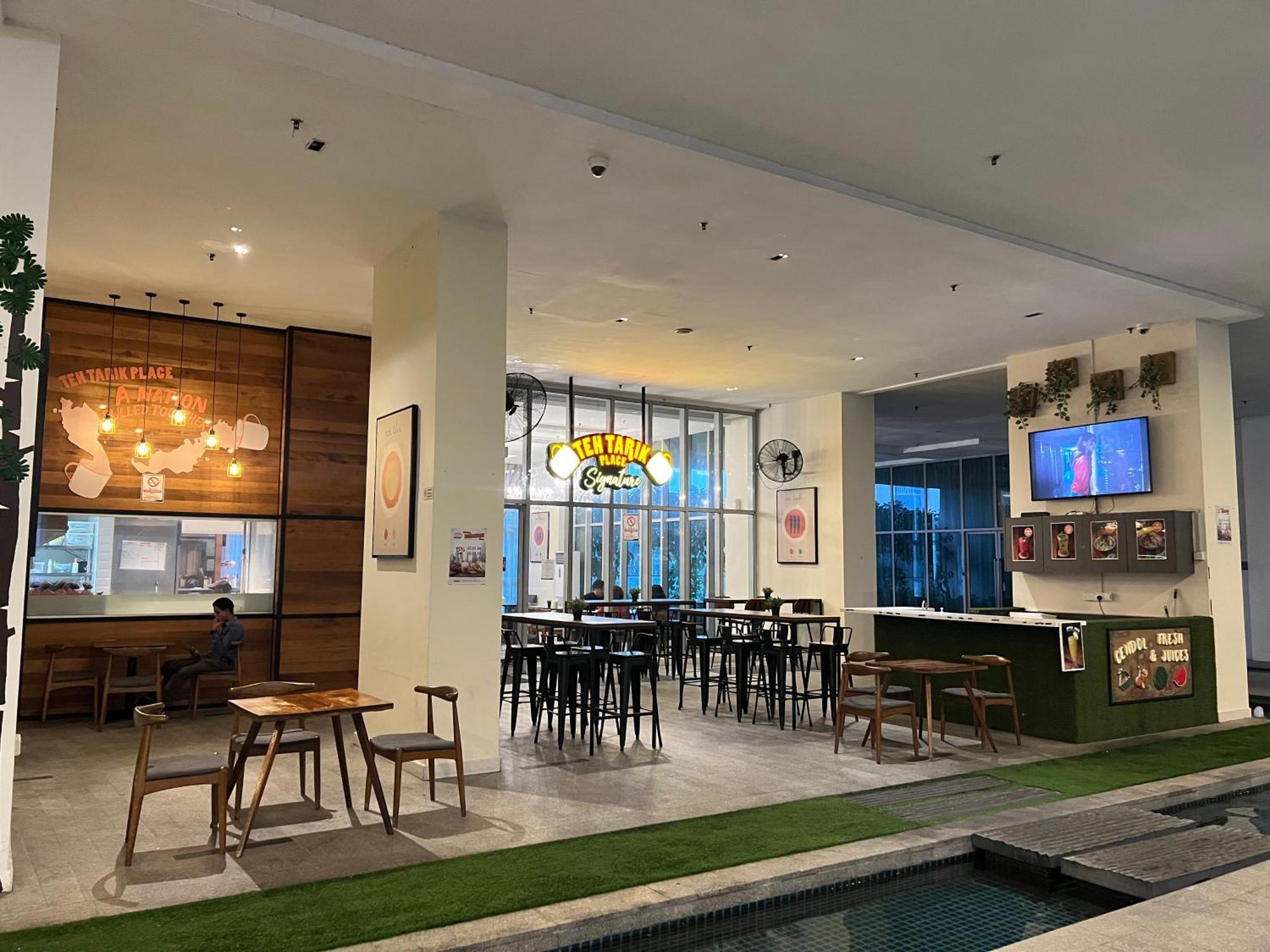 Regalia Spritz Empire Hostel Куала-Лумпур Экстерьер фото