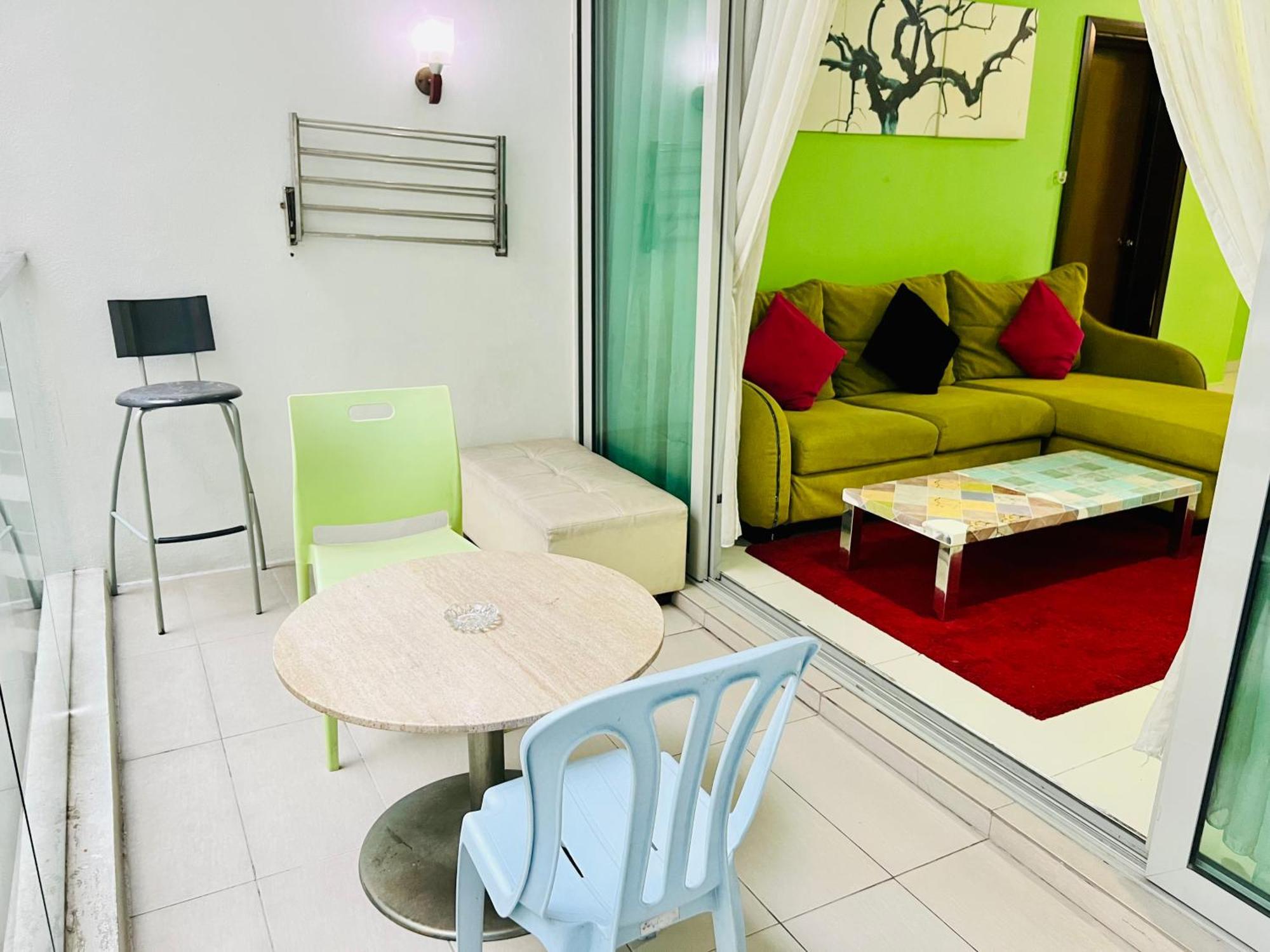 Regalia Spritz Empire Hostel Куала-Лумпур Экстерьер фото