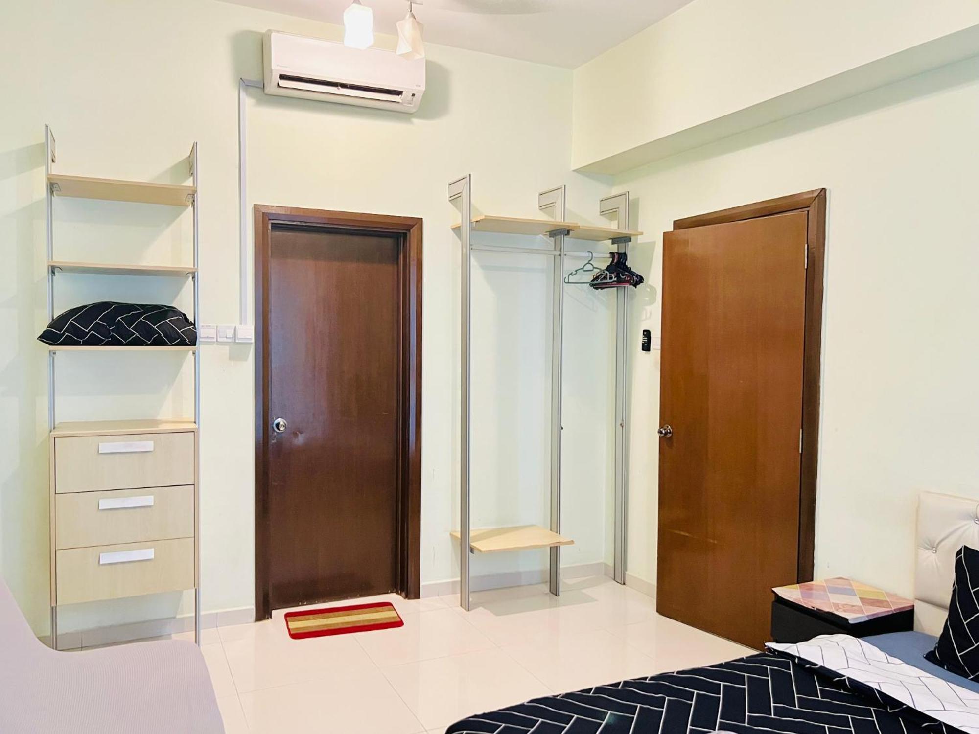 Regalia Spritz Empire Hostel Куала-Лумпур Экстерьер фото