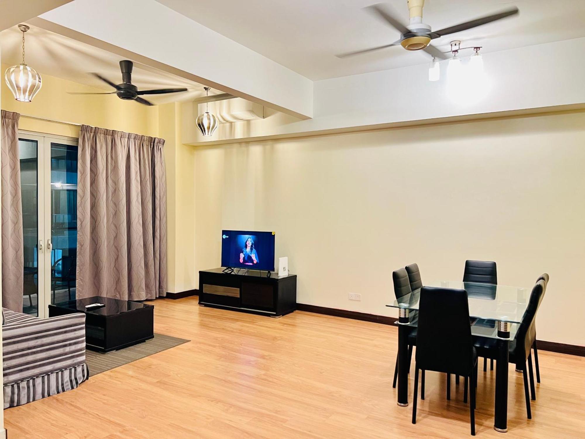 Regalia Spritz Empire Hostel Куала-Лумпур Экстерьер фото