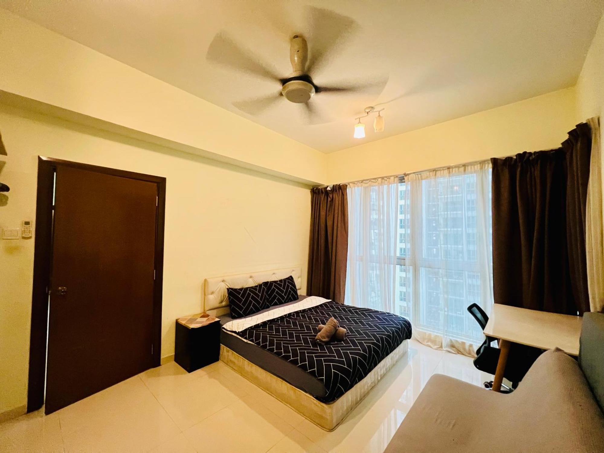 Regalia Spritz Empire Hostel Куала-Лумпур Экстерьер фото