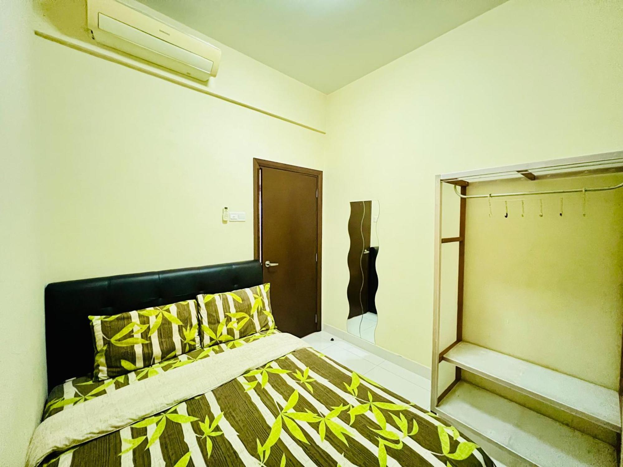 Regalia Spritz Empire Hostel Куала-Лумпур Экстерьер фото